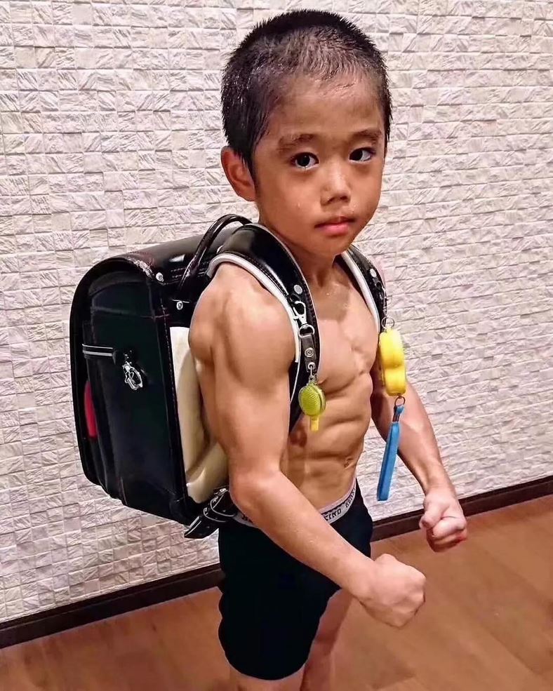 讓孩子吃點苦，受點折磨，是為了他們將來的人生旅途走得平穩(wěn)舒暢，所做的儲能蓄勢的準備讓他們踏入社會后，在風雨中，充分實現(xiàn)自
