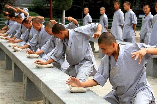 為何傳統(tǒng)武術(shù)打不過散打
